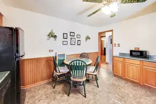 9422 S Spaulding Ave, Evergreen Park, IL 60805 - Photo 8