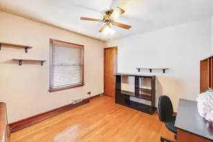 9422 S Spaulding Ave, Evergreen Park, IL 60805 - Photo 12