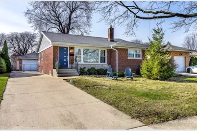 708 N Russel Street, Mount Prospect, IL 60056 - Photo 2