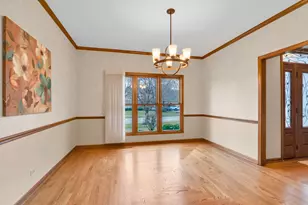 1364 Saxon Ln E, Naperville, IL 60564 - Photo 14