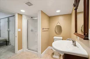 12790 W Sanctuary Ln, Lake Bluff, IL 60044 - Photo 24