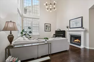 12790 W Sanctuary Ln, Lake Bluff, IL 60044 - Photo 8