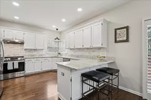 12790 W Sanctuary Ln, Lake Bluff, IL 60044 - Photo 12