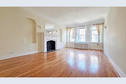 2333 W Farwell Avenue #3S, Chicago, IL 60645 - Photo 2