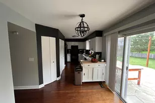 3854 Cheryl Ct, Aurora, IL 60504 - Photo 4