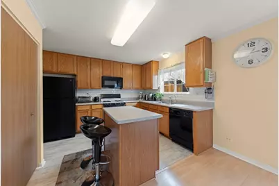 2924 Impressions Drive, Lake in the Hills, IL 60156 - Photo 10