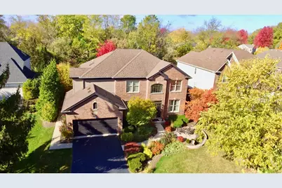 909 King Edward Avenue, Saint Charles, IL 60174 - Photo 2