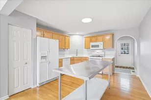 3385 St Michel Ct, Saint Charles, IL 60175 - Photo 10