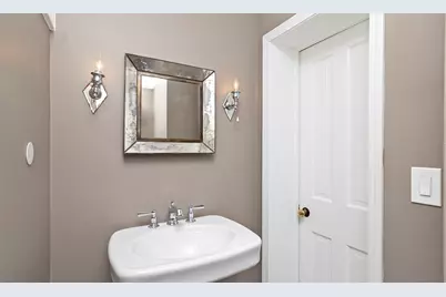 346 E Prospect Avenue, Lake Bluff, IL 60044 - Photo 12