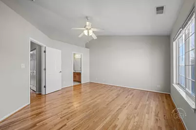 628 Lincoln Station Drive #628, Oswego, IL 60543 - Photo 14