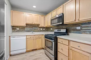 628 Lincoln Station Dr, Oswego, IL 60543 - Photo 10