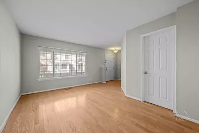 628 Lincoln Station Drive #628, Oswego, IL 60543 - Photo 8