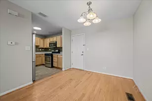 628 Lincoln Station Dr, Oswego, IL 60543 - Photo 6