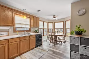 163 McLaren Dr N, Sycamore, IL 60178 - Photo 10