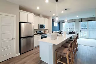 2221 Waters Edge Dr, Schaumburg, IL 60196 - Photo 8