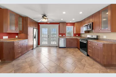 13 S Victoria Lane, Streamwood, IL 60107 - Photo 4