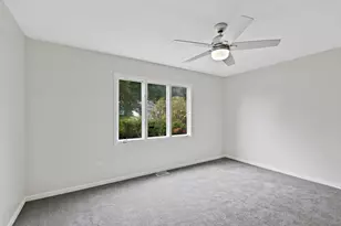 7 Woodhead Dr, Lake Villa, IL 60046 - Photo 10