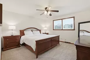 9S315 Cumnor Rd, Downers Grove, IL 60516 - Photo 14