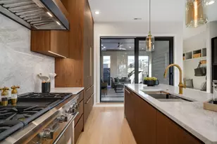 1915 N Wood St, Chicago, IL 60622 - Photo 14