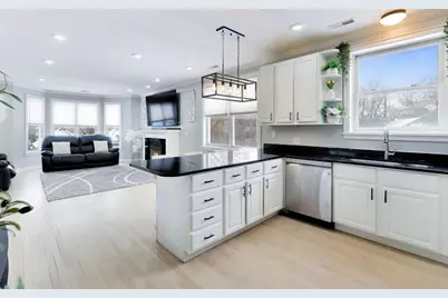 7230 N Oakley Avenue #2S, Chicago, IL 60645 - Photo 6