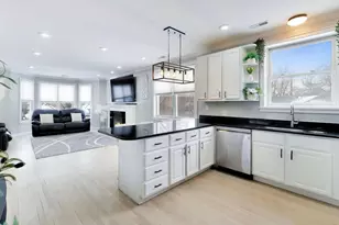 7230 N Oakley Ave, Chicago, IL 60645 - Photo 6