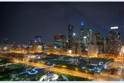 360 E Randolph Street #2304, Chicago, IL 60601 - Photo 32