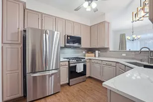 319 Grape Vine Trail, Oswego, IL 60543 - Photo 6