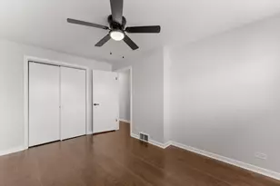 8716 S Merrill Ave, Chicago, IL 60617 - Photo 18
