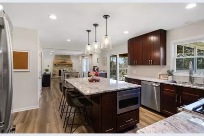 27942 N Lakeview Circle, McHenry, IL 60051 - Photo 10