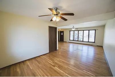 6201 W 90th Place, Oak Lawn, IL 60453 - Photo 10