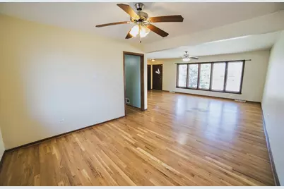 6201 W 90th Place, Oak Lawn, IL 60453 - Photo 8