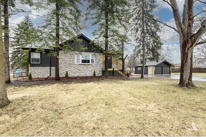 8459 S 85th Court, Hickory Hills, IL 60457 - Photo 2