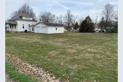 210 Rolston Street, Centralia, IL 62801 - Photo 2