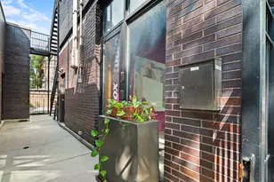 1608 W Cornelia Ave, Chicago, IL 60657 - Photo 4