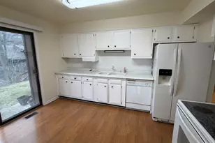 1S055 Spring Rd, Oakbrook Terrace, IL 60181 - Photo 6