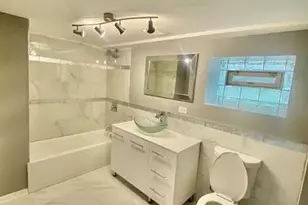 7806 S Rhodes Ave, Chicago, IL 60619 - Photo 14