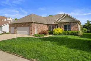4402 Crossgate Dr, Champaign, IL 61822 - Photo 2