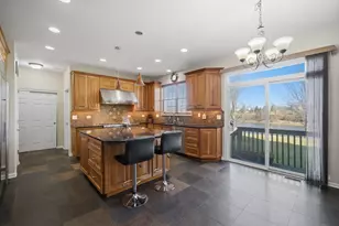 1718 Belcourt Ln, Elgin, IL 60120 - Photo 8