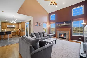 1718 Belcourt Ln, Elgin, IL 60120 - Photo 12