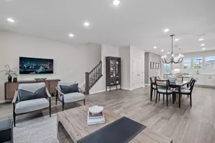 232 Warren Ln, Schaumburg, IL 60193 - Photo 8