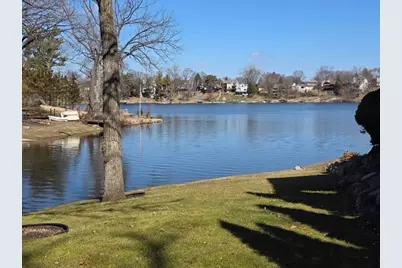 128 Hickory Road, Lake in the Hills, IL 60156 - Photo 32