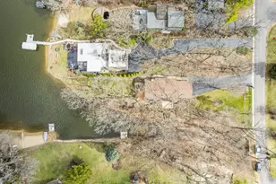 128 Hickory Rd, Lake in the Hills, IL 60156 - Photo 8