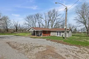 11047 Boadies Lazy Acres Ln, Trenton, IL 62293 - Photo 4