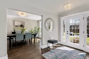 411 Birchwood Rd, Hinsdale, IL 60521 - Photo 2