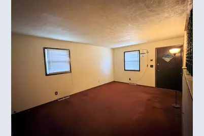 1020 Avenue E, Rochelle, IL 61068 - Photo 2