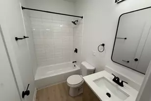 7717 N Sheridan Rd, Chicago, IL 60626 - Photo 16