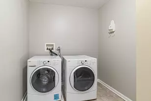 1858 Crenshaw Cir, Vernon Hills, IL 60061 - Photo 28