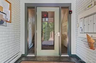 61 W Pier Dr, Westmont, IL 60559 - Photo 4