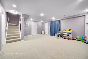 2389 Stoughton Cir, Aurora, IL 60502 - Photo 18