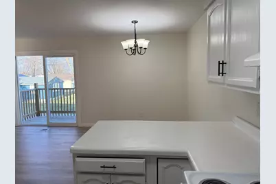 106 S 3rd Avenue #3, Mendota, IL 61342 - Photo 4